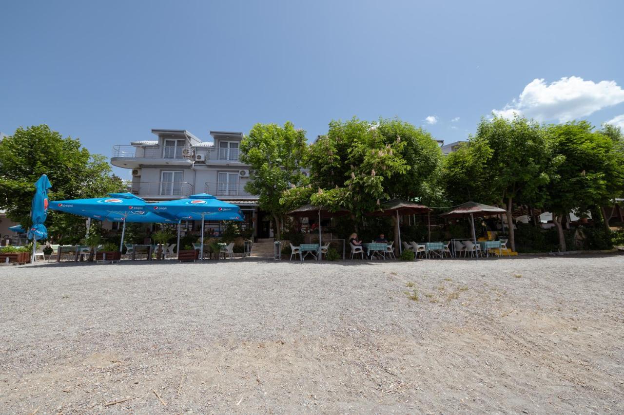 Hotel Holiday-M Охрид Екстериор снимка